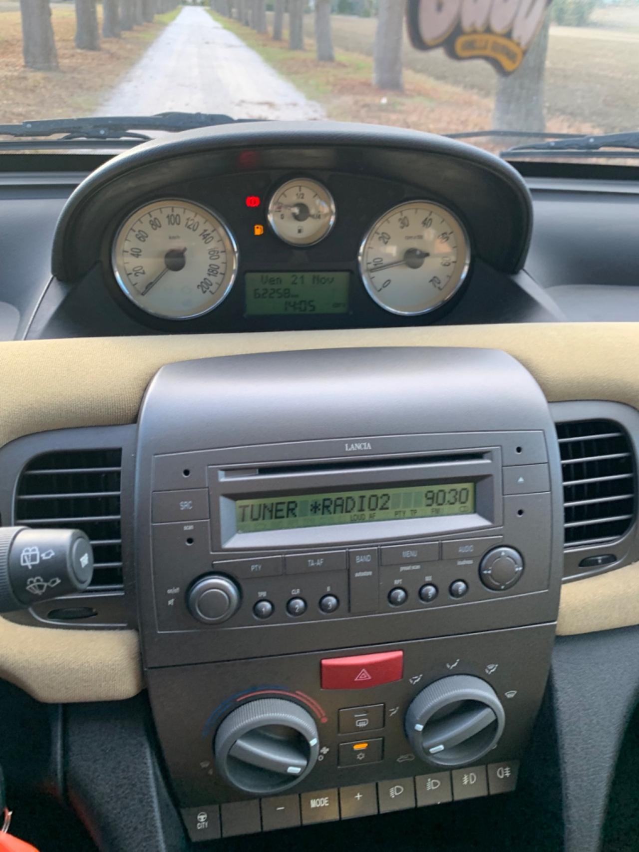 Lancia Ypsilon 1.2 Oro accessoriata