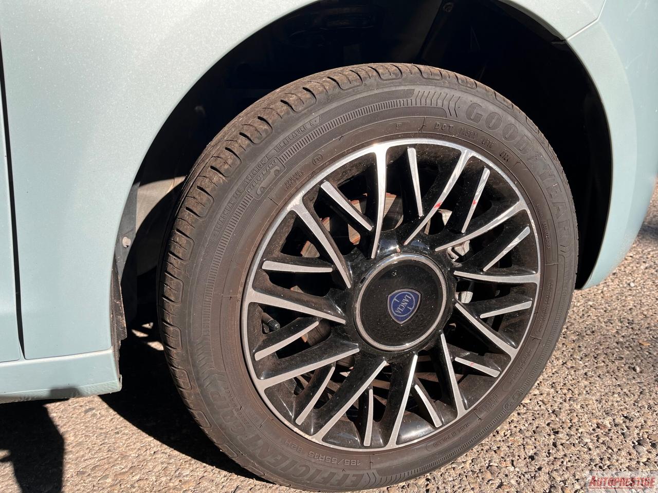 Lancia Ypsilon 1.0 FireFly 5 porte S&S Hybrid Gold Plus