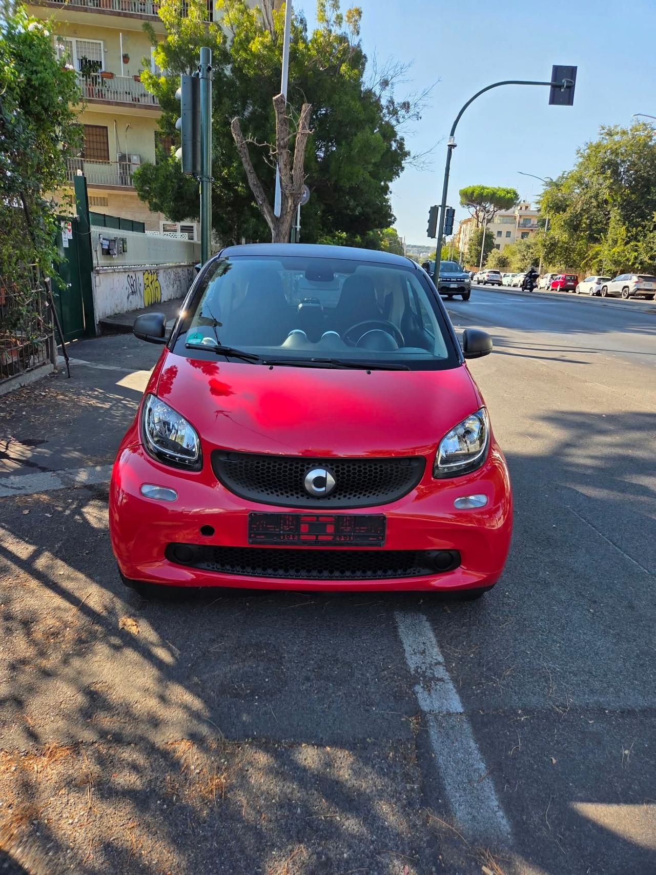 Smart ForTwo 1.0 71cv Coupe C manuale clima auto Cerchi 16
