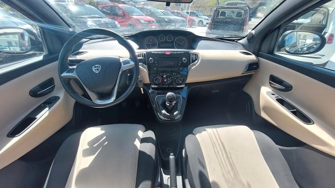 Lancia Ypsilon 1.2 69 CV 5 porte 2013