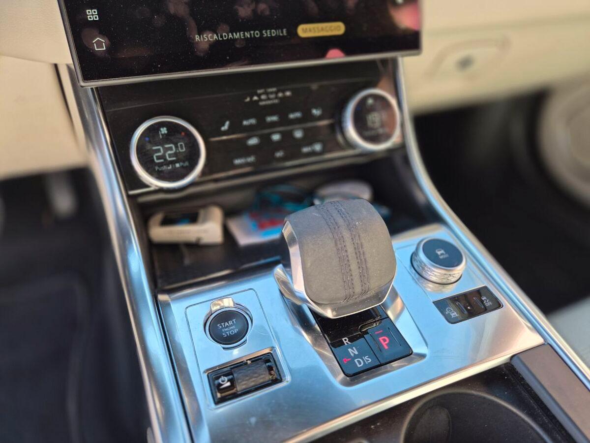 Jaguar XF II Berlina 2021 2.0d i4 mhev R-Dyn.HSE rwd 204cv auto