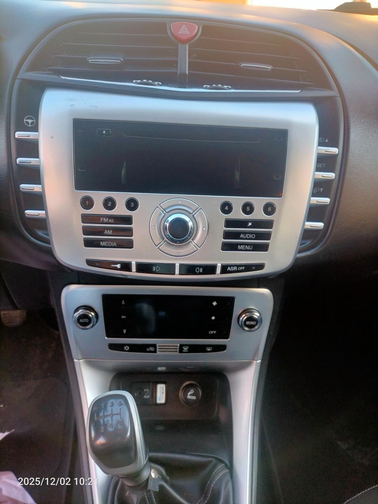 Lancia Delta 1.6 MJT DPF Silver