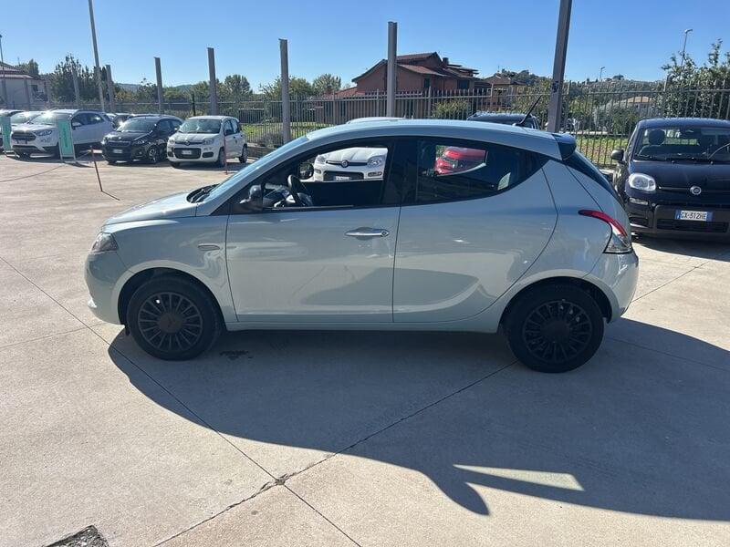 Lancia Ypsilon III 2021 1.0 firefly hybrid Silver s&s 70cv