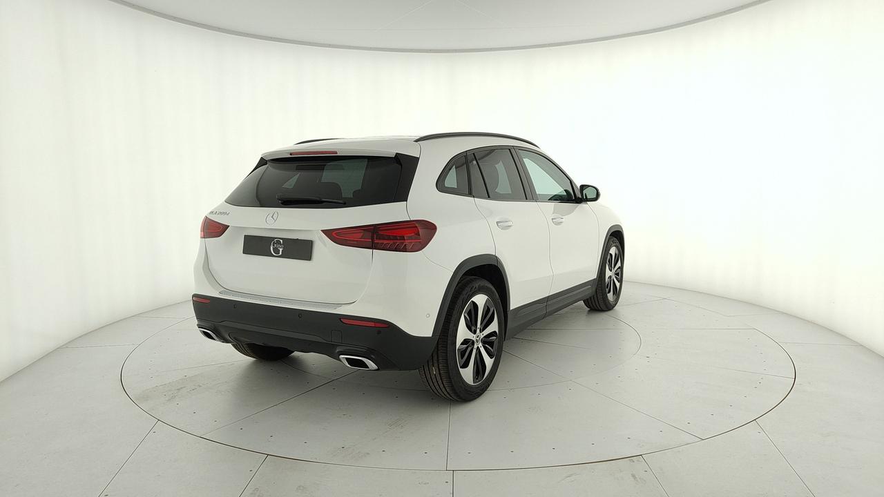 Mercedes-Benz GLA 200 d automatic