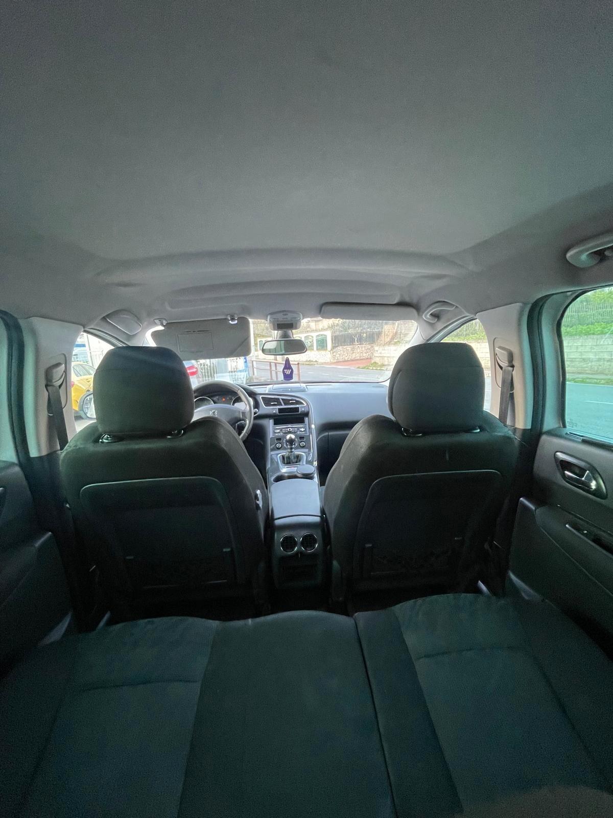 Peugeot 3008 1.6 HDi 110CV Premium