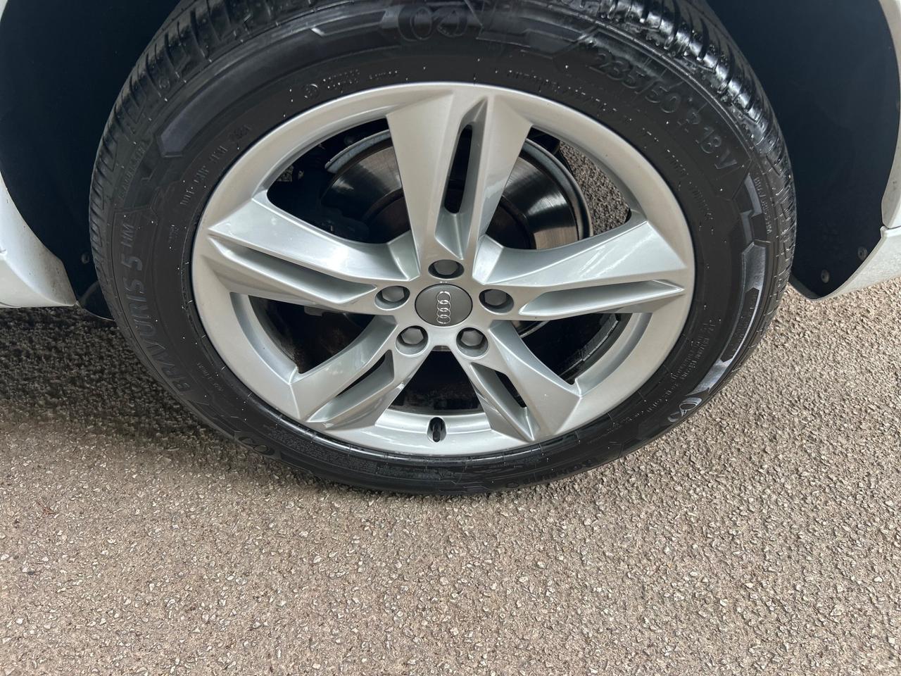 Audi Q3 2.0 TDI 150 CV Sport tetto apribile
