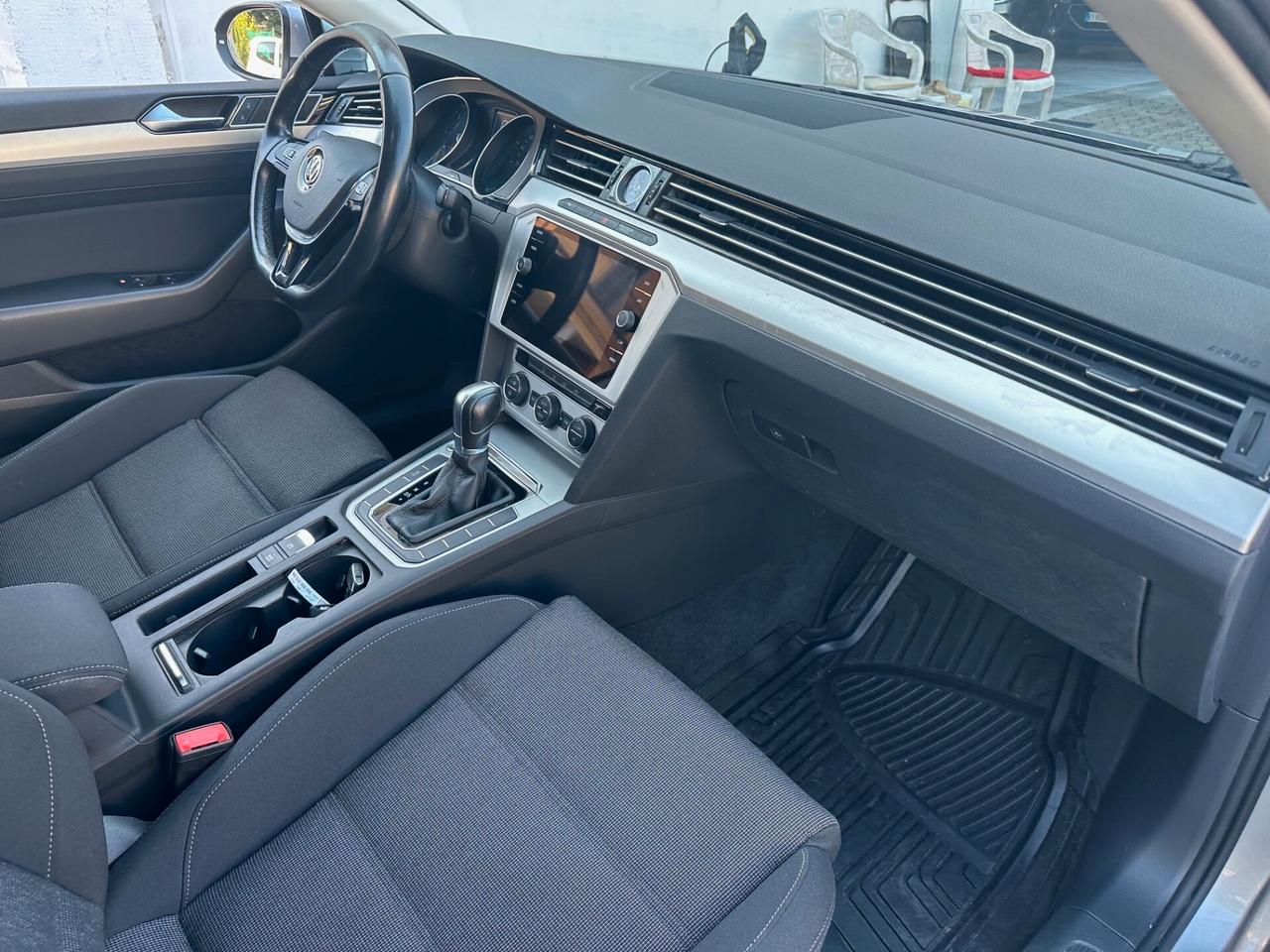 Volkswagen Passat Variant 1.6 TDI SCR DSG Business BMT