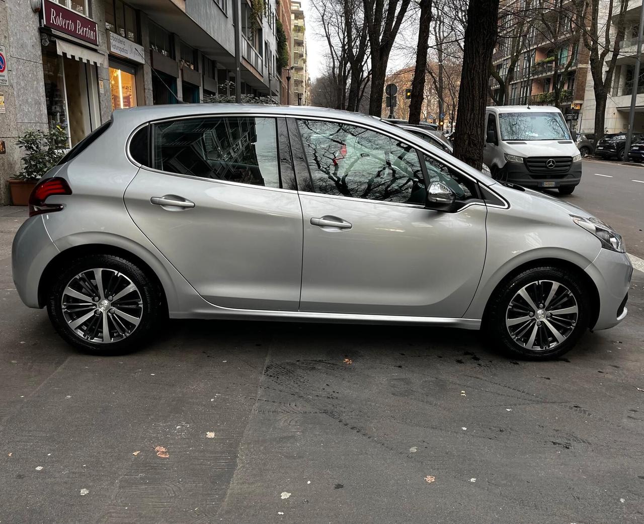 Peugeot 208 BlueHDi 75 5 porte Allure