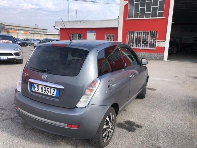 Lancia Ypsilon 1.4 Argento Ecochic GPL