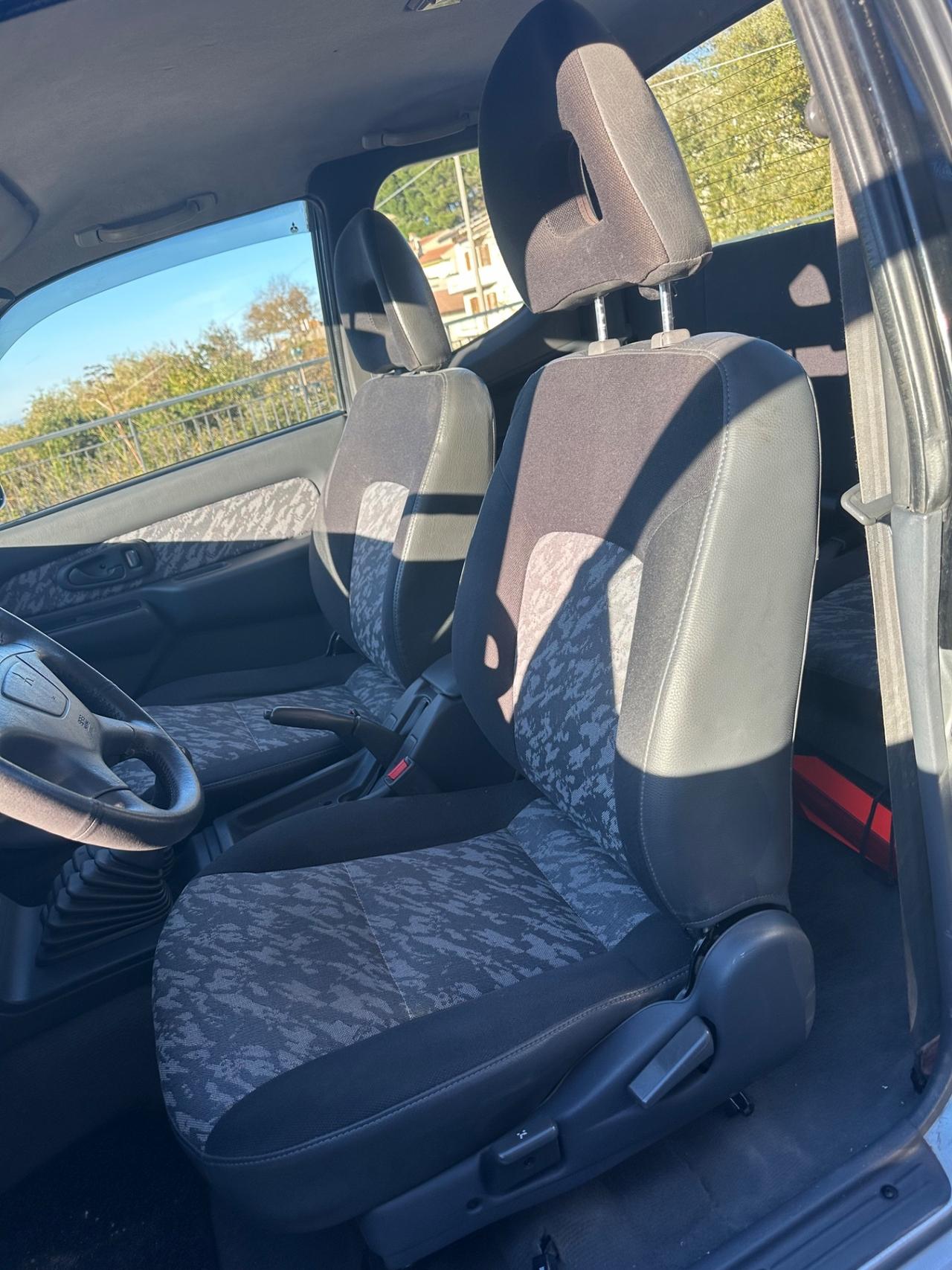 Mitsubishi L200 2.5 TDI 4WD Club Cab Pick-up GLS