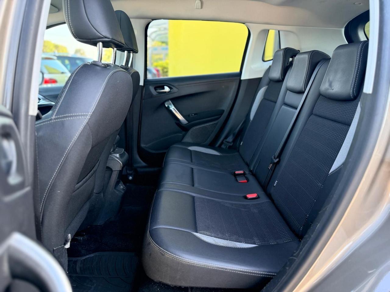 Peugeot 2008 BlueHDi 120 S&S Allure