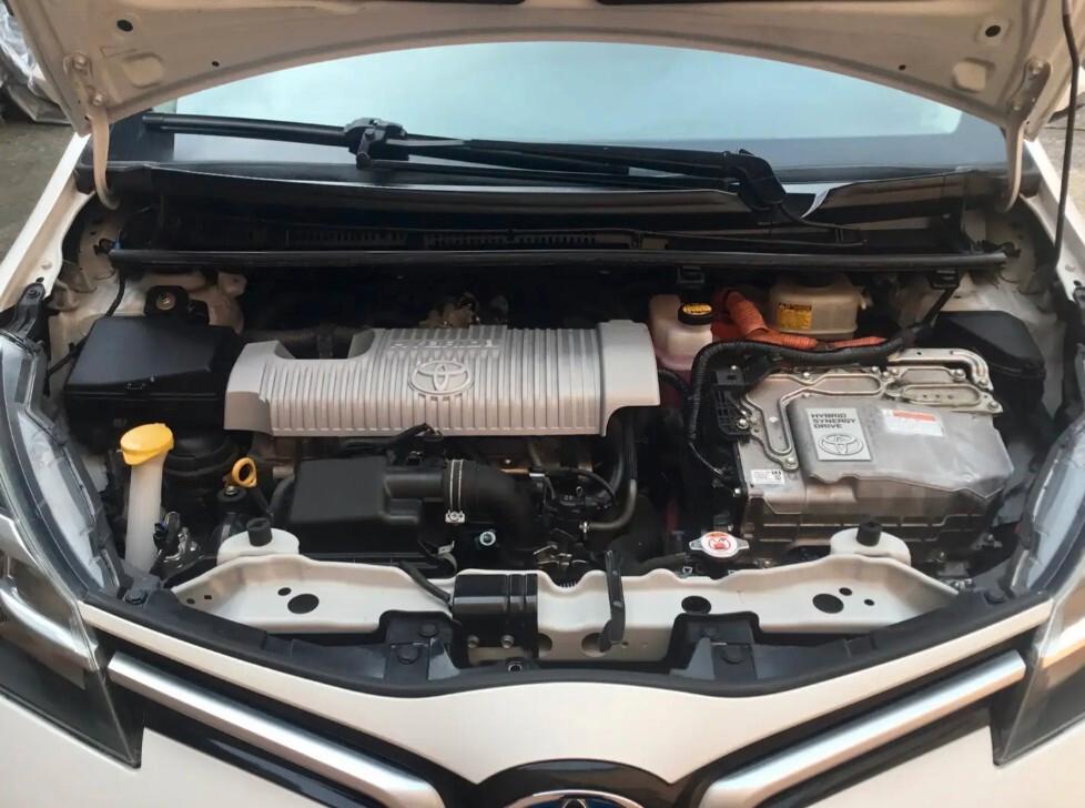 Toyota Yaris 1.5 Hybrid 5 porte Business