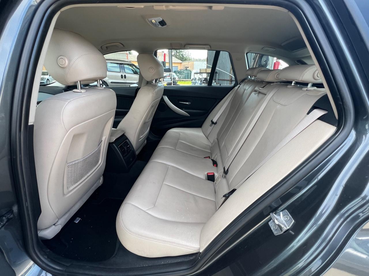 Bmw 320d Touring Luxury Tenuta molto Bene