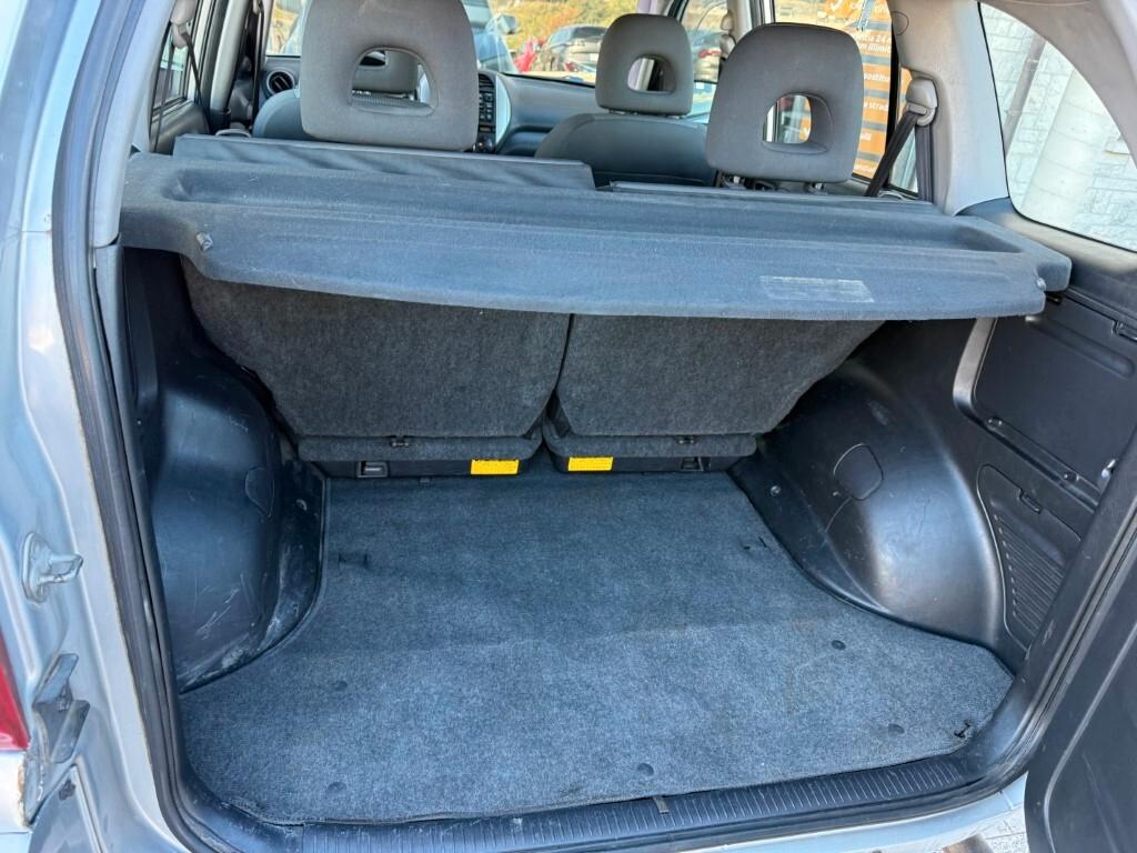 Toyota RAV 4 RAV4 2.0 Tdi D-4D cat 5 porte Sol