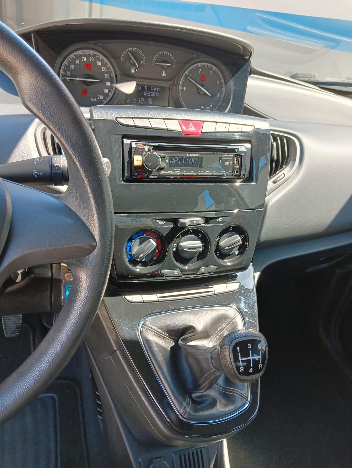 Lancia Ypsilon 1.3 MJT 16V 95 CV 5 porte S&S Silver