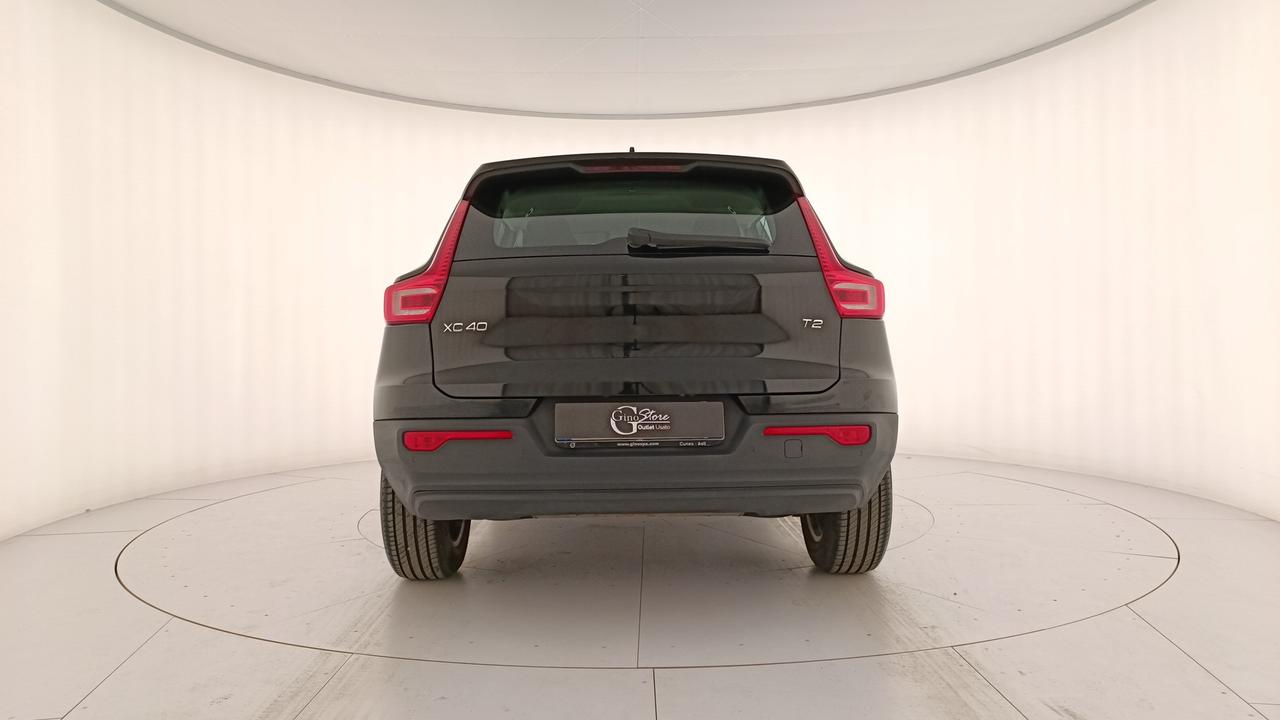 VOLVO XC40 1.5 t2 Momentum auto my21
