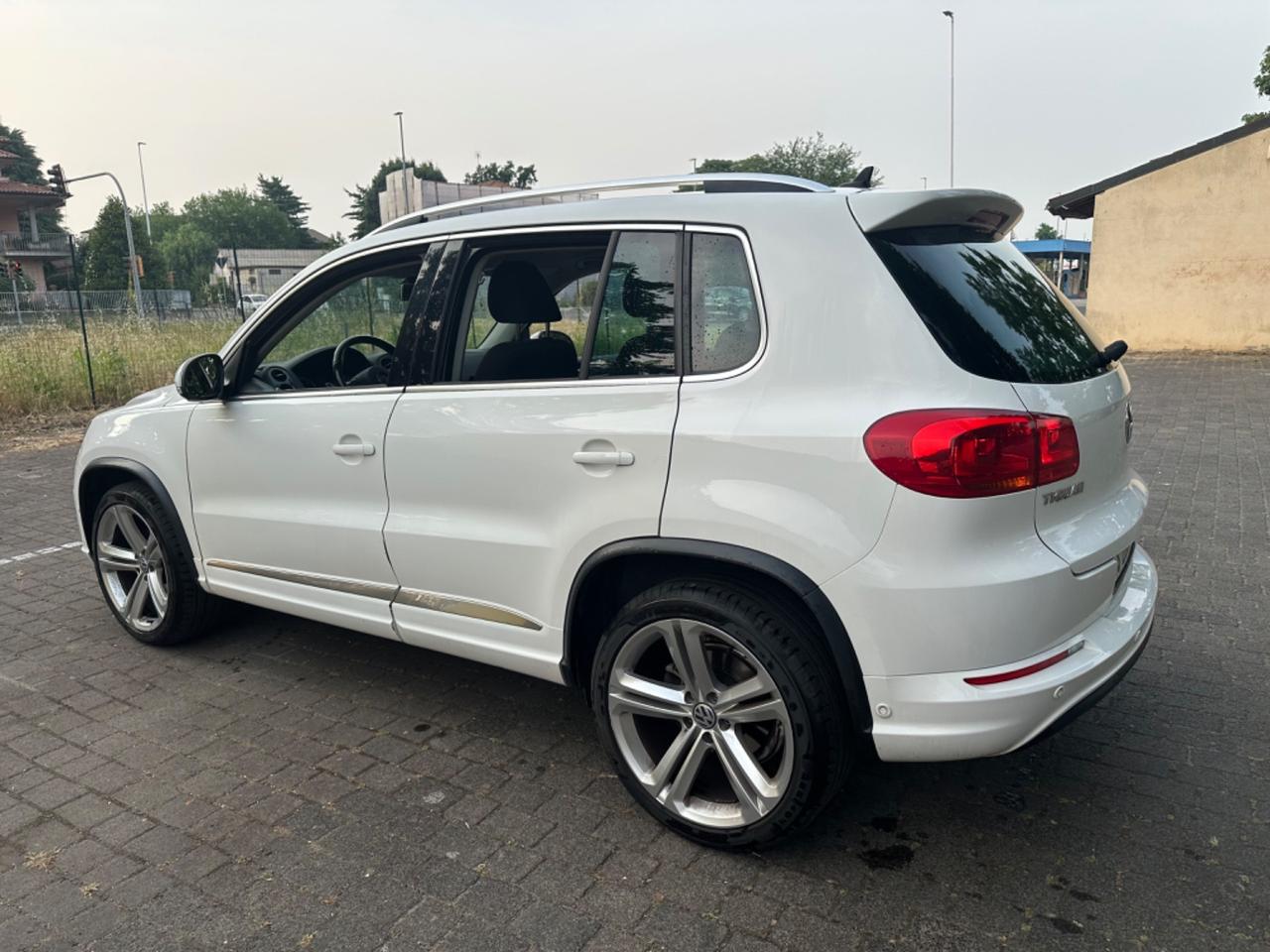 VOLKSWAGEN TIGUAN 2.0 TDI CAMBIO AUTO. 4 MOTION
