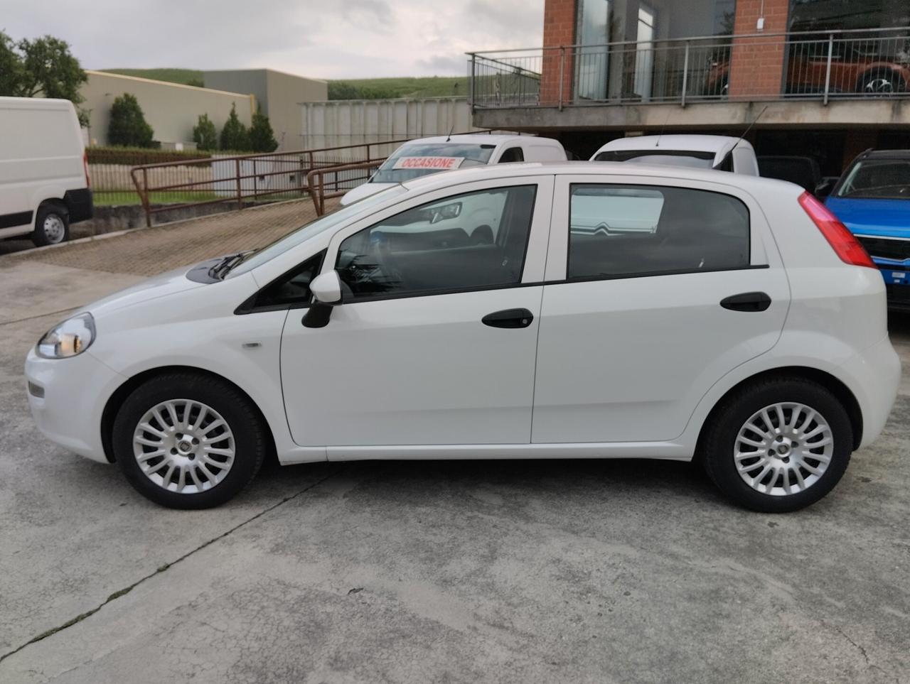 Fiat Punto 1.3 MJT II S&S 95 CV 5P STREET - " KM. 37.392"