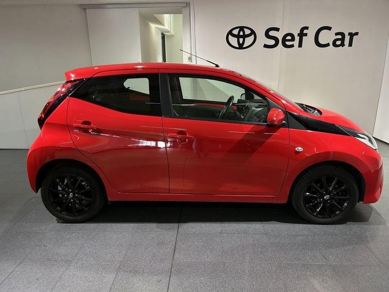 Toyota Aygo Connect 1.0 VVT-i 72 CV 5 porte x-play + CERCHI IN LEGA