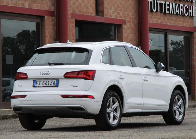 AUDI Q5 35 TDI quattro S tronic Business Sport