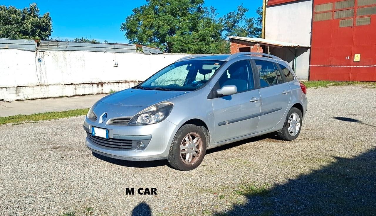 Renault Clio 1.2 16V SporTour Le Iene