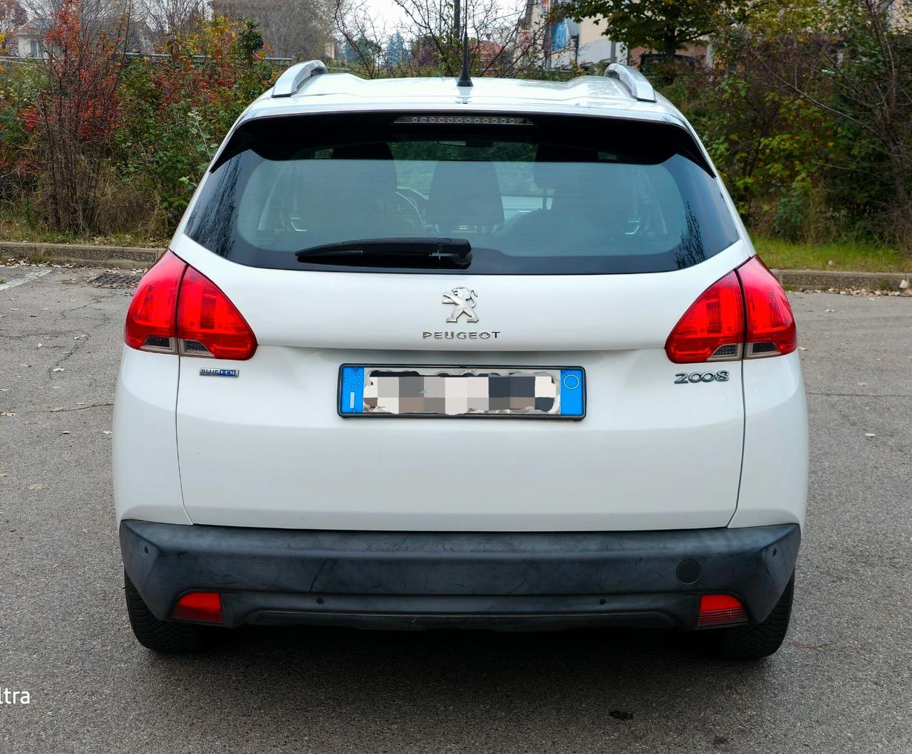 Suv PEUGEOT 2008 EURO 6B OK NEOPATENTATI GARANZIA 12 MESI