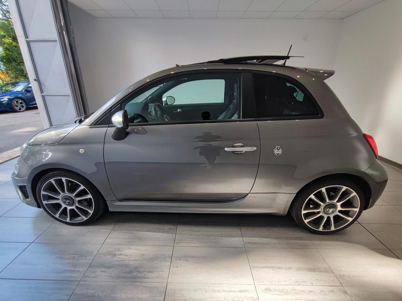Abarth 595 1.4 Turbo T-Jet Turismo FULL OPTIONAL