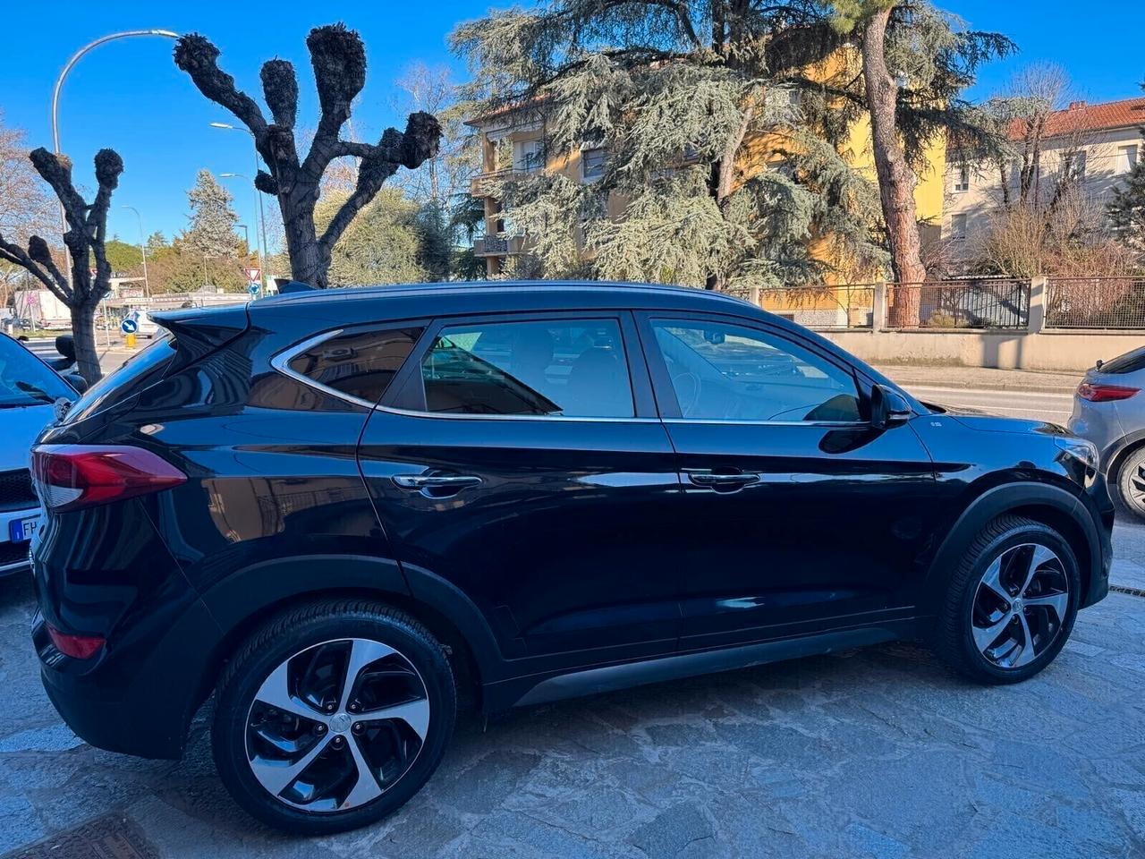 HYUNDAI TUCSON 1.7 CRDi XPOSSIBLE KM 76.000 UNIPROP.