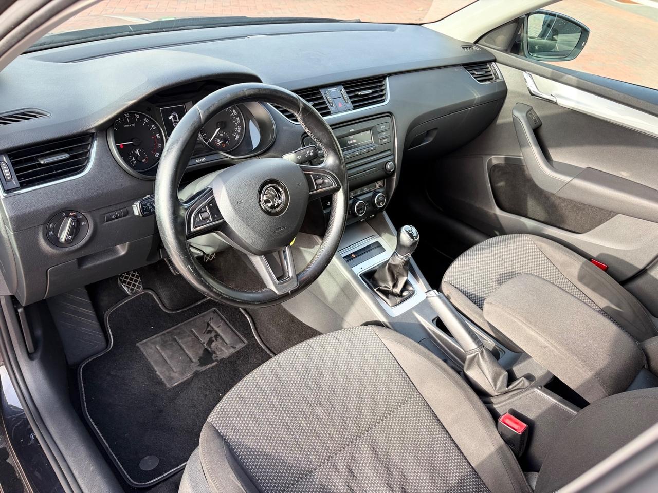 Skoda Octavia 1.6 TDI 2013 Elegance BERLINA