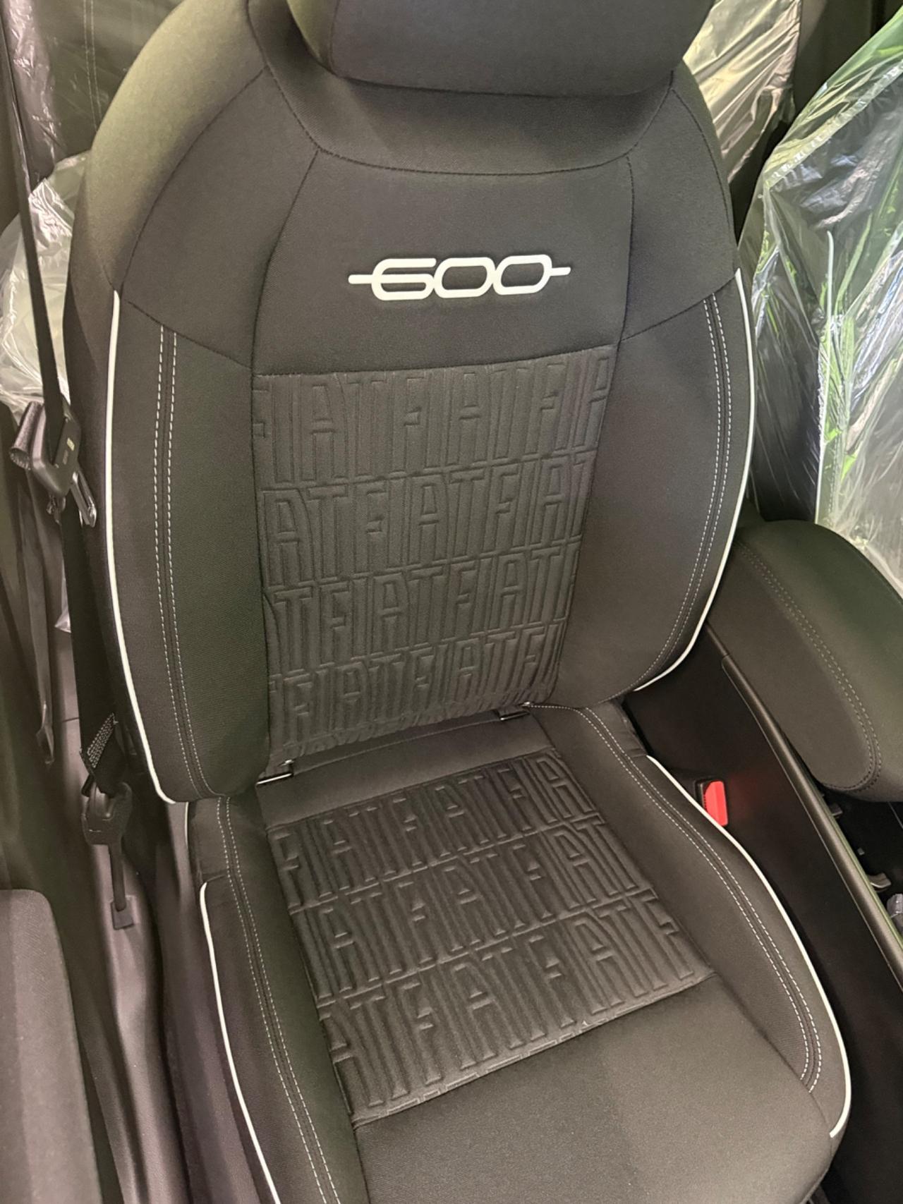Fiat 600 Hybrid 110 CV DCT MHEV Business