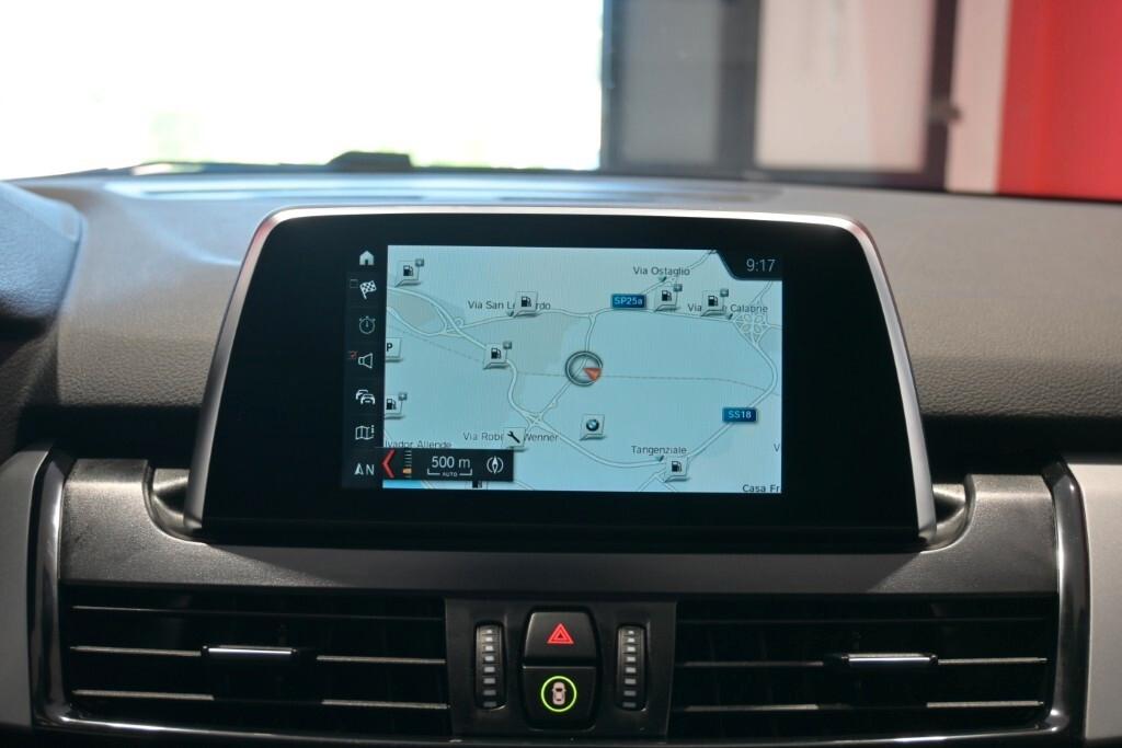 BMW 216D ACTIVE TOURER 116CV STEPTRONIC BUSINESS ADVANTAGE ( FARI LED - PELLE - CRUISE - NAVI - PARK ASSISTANT - TELECAMERA POST. )