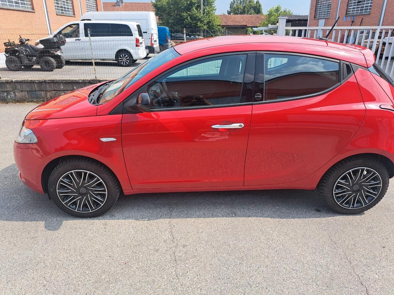 Lancia Ypsilon 1.0 FireFly 5 porte S&S Hybrid Ecochic Gold NESSUN VINCOLO DI FINANZIAMENTO