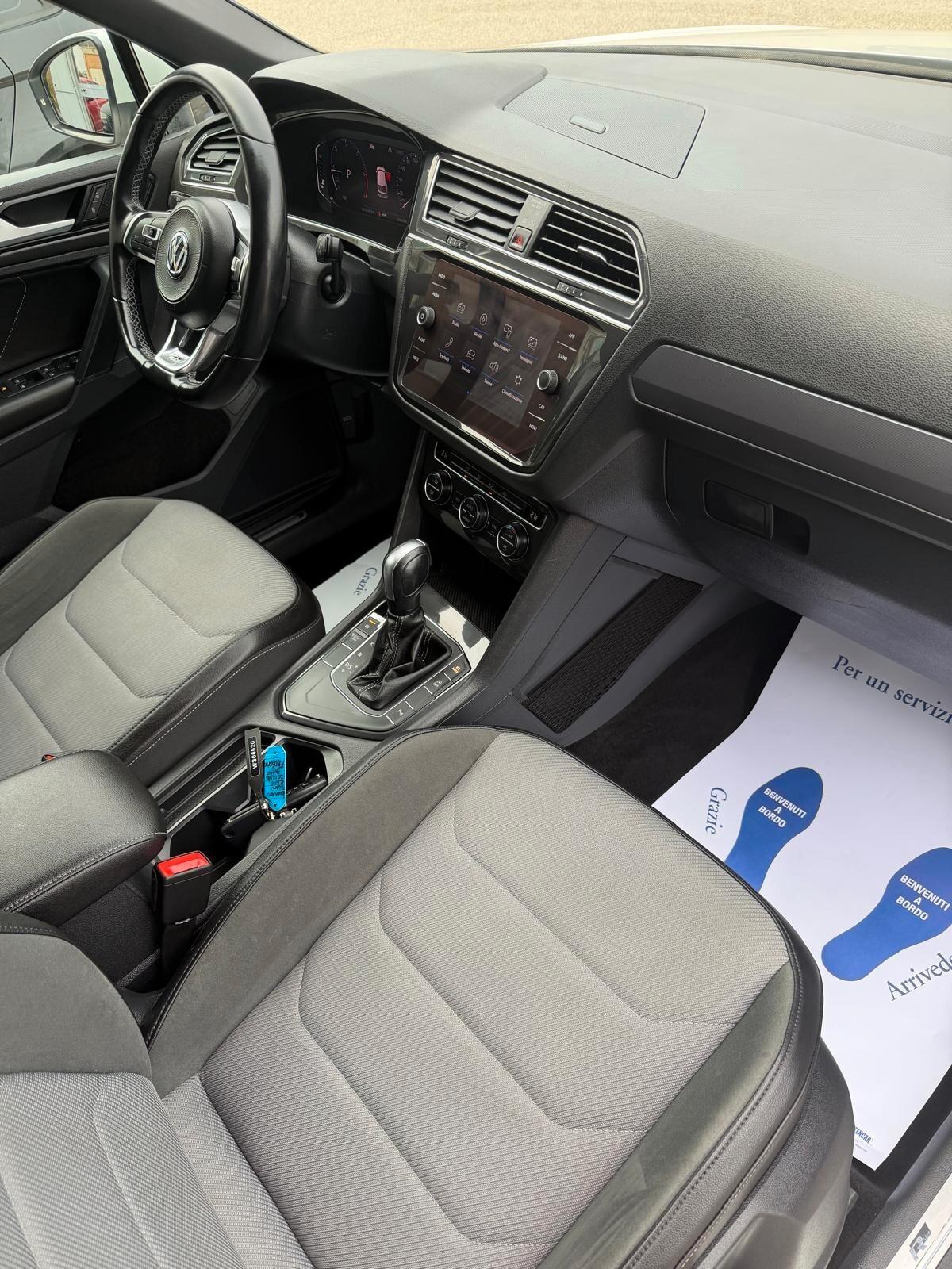 Volkswagen Tiguan 2.0 TDI SCR DSG R-LINE Pack interno ed esterno