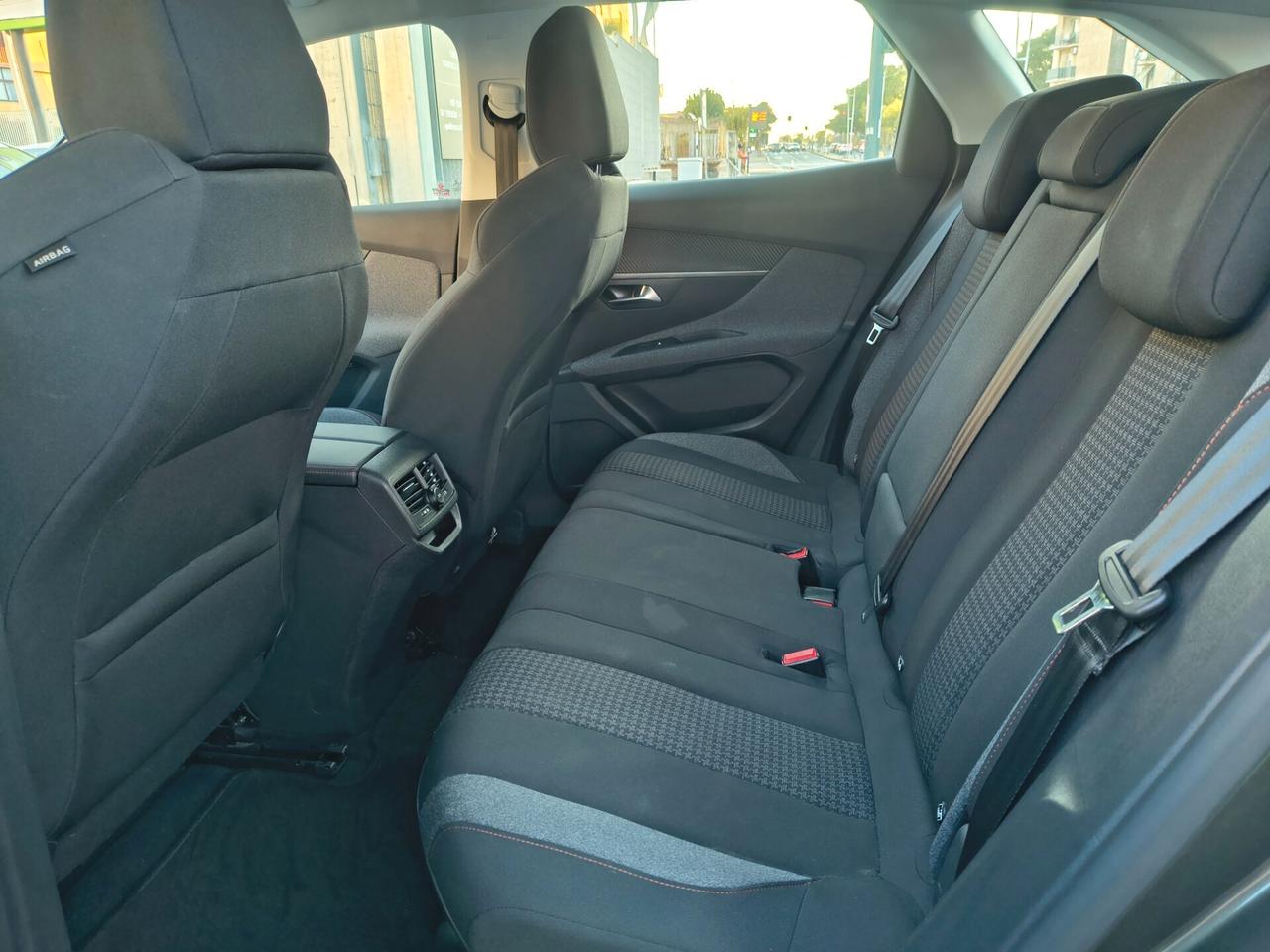 PEUGEOT 3008 SOLO 94.000 KM 1.5 DIESEL ANNO 2019