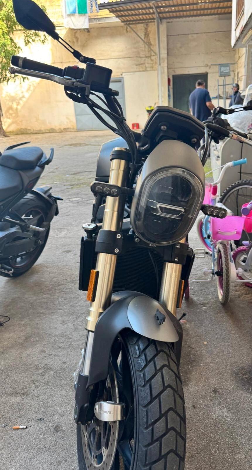 Benelli Leoncino 800 ie solo km7000 anno 22