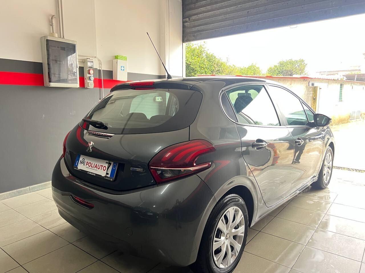 Peugeot 208 PureTech 82 5 porte Allure