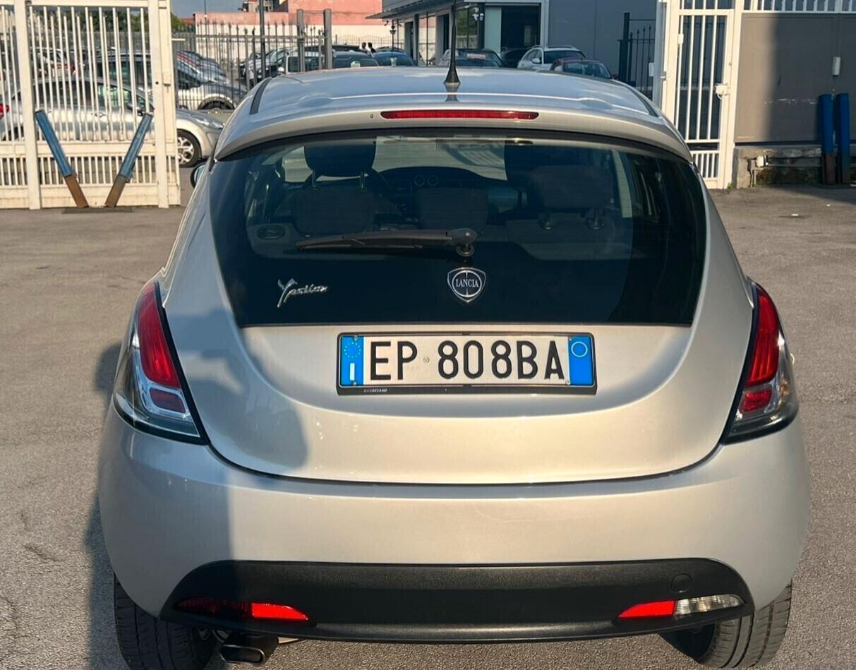 Lancia Ypsilon 1.2 69 CV 5 porte GPL Ecochic Gold