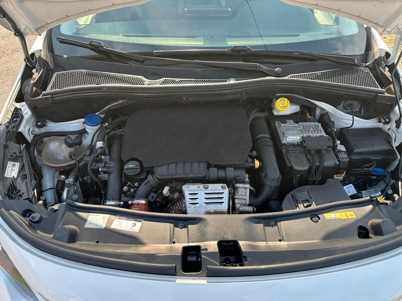 Peugeot 2008 PureTech Turbo 110 S&S Black Matt