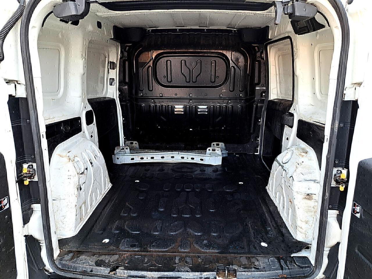 Fiat Doblò 1.6 MJT 105CV Lamierato SX