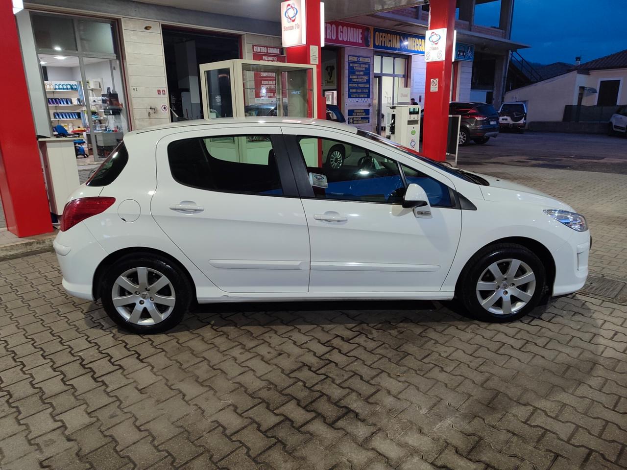 Peugeot 308 1.6 HDi COME NUOVA anno 2010