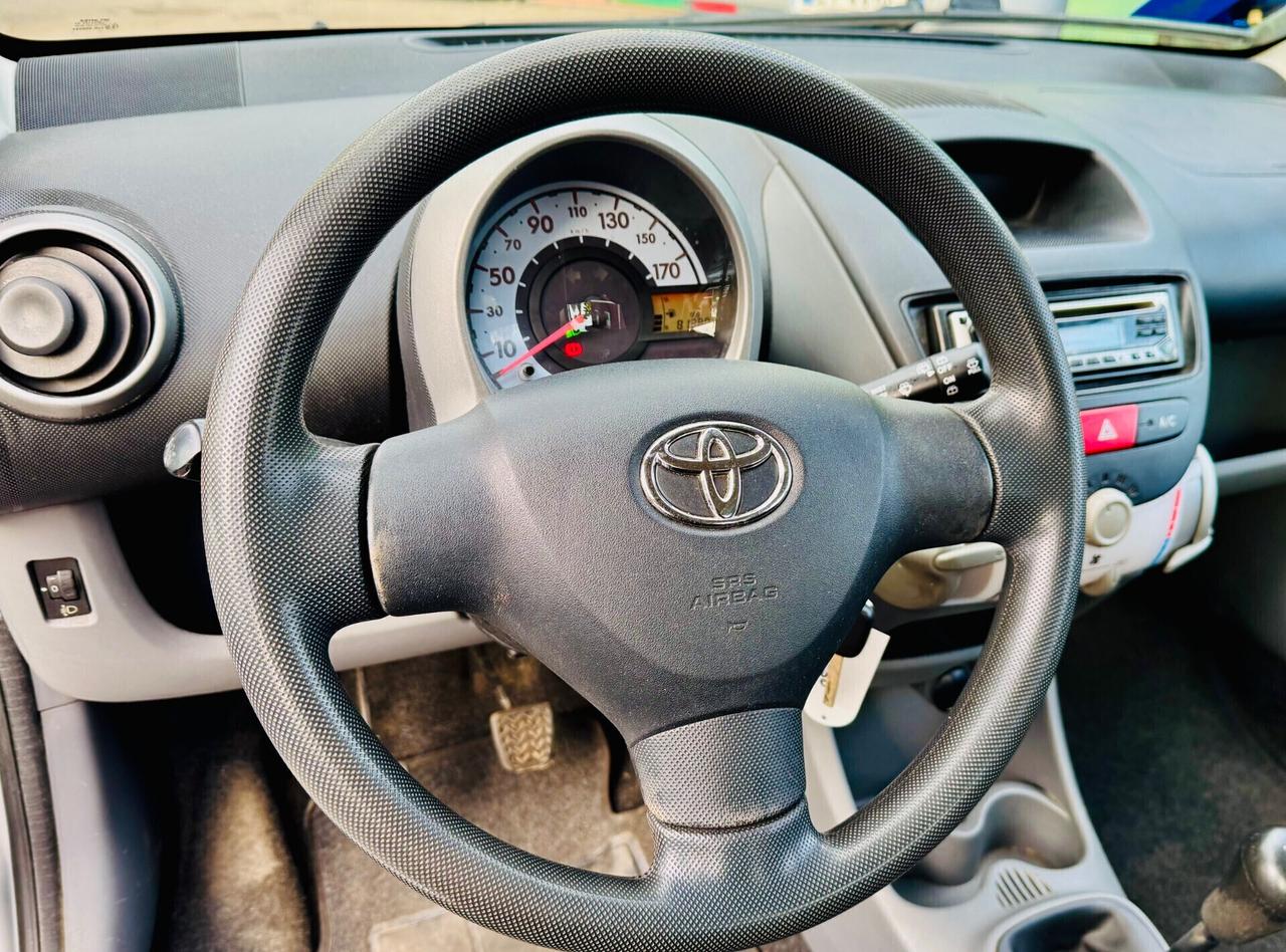 Toyota Aygo 1.0 12V 5 porte 80 mila KM ,