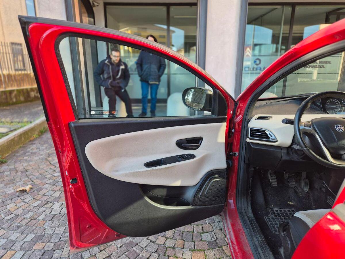 Lancia Ypsilon 1.2 8v Platinum 69cv E6