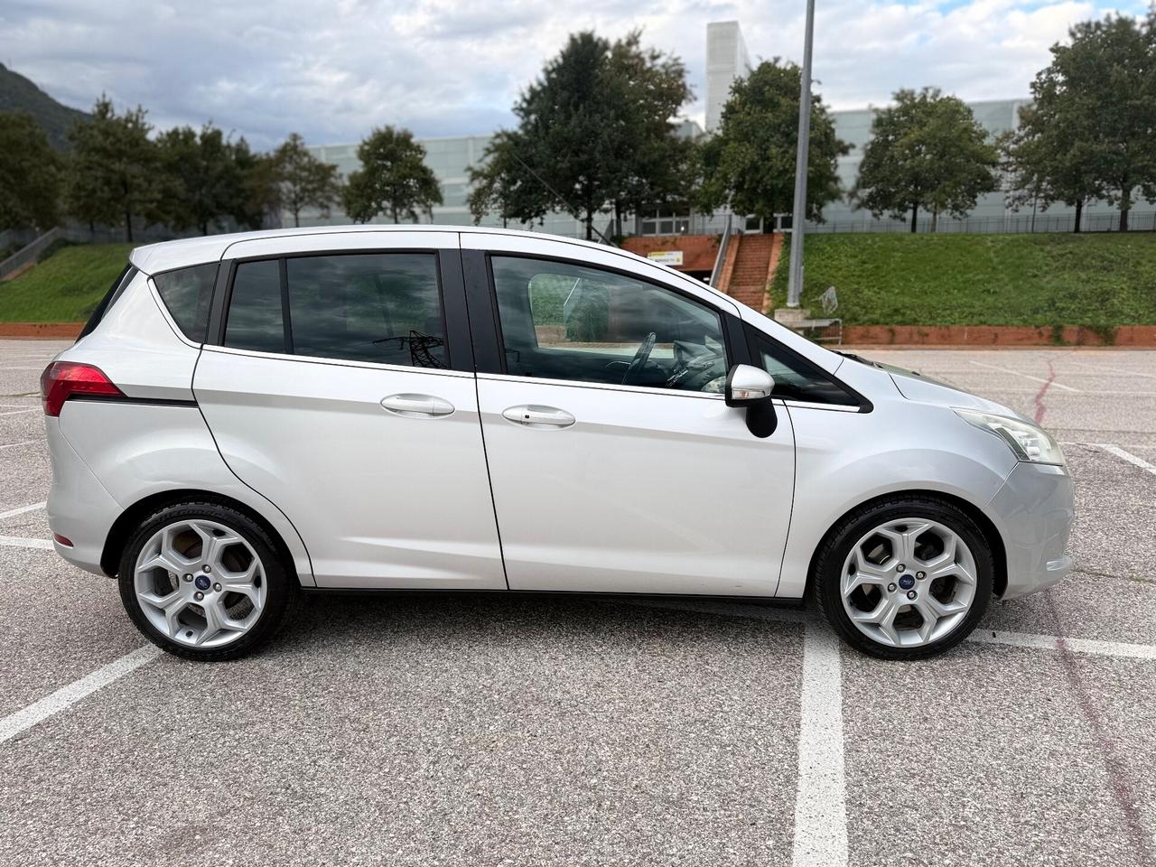 Ford B-Max 1.6 TDCi 95 CV Titanium OK NEOPATENTATI