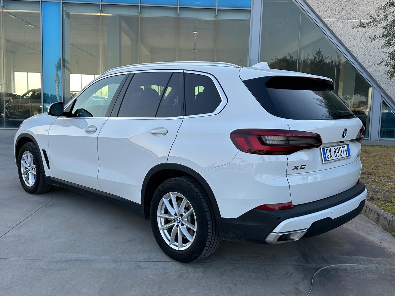 BMW X5 xdrive30d mhev 48V Business auto