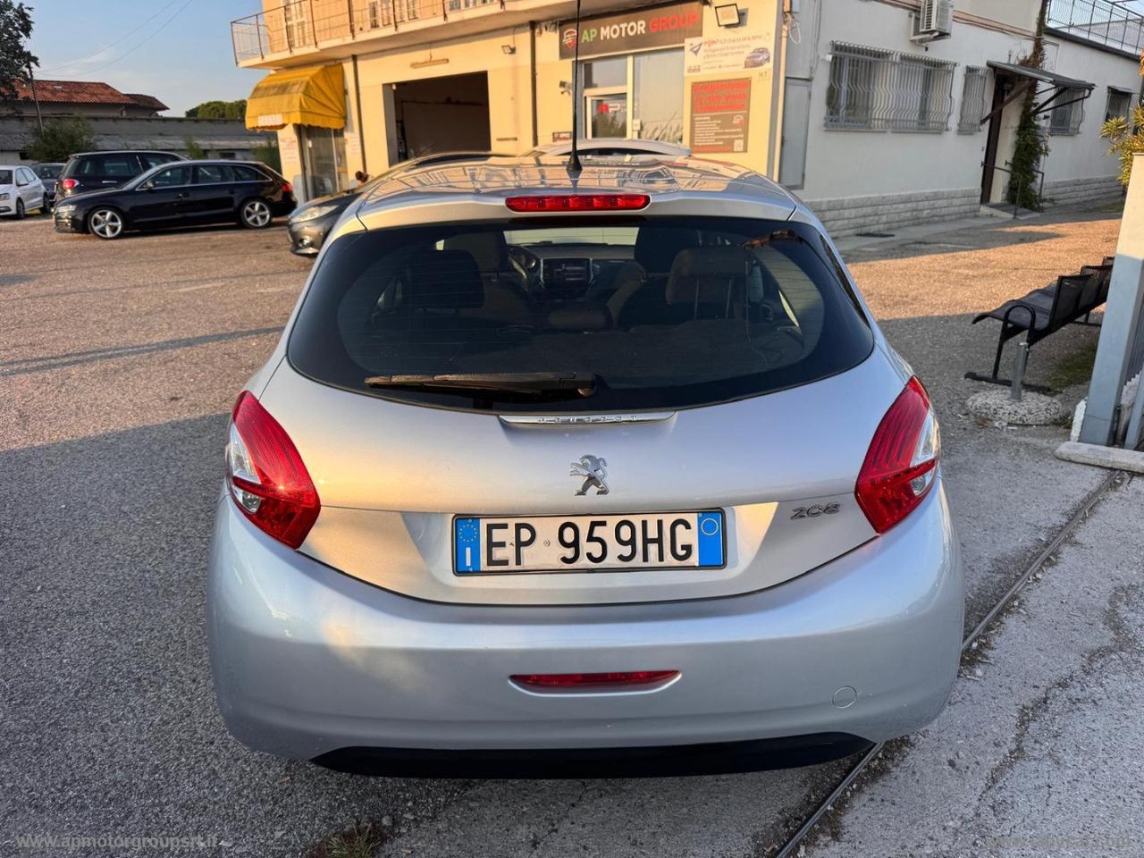 PEUGEOT 208 1.4 HDi 68 CV 5p. Allure