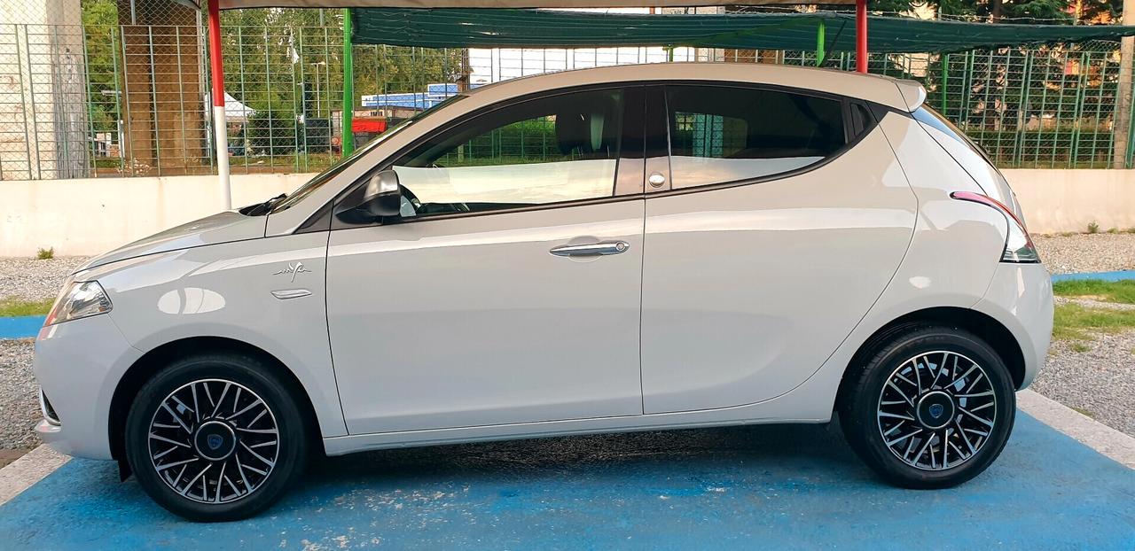 LANCIA YPSILON 1.2 BENZINA 2017 G.P.L DI CASA EURO6