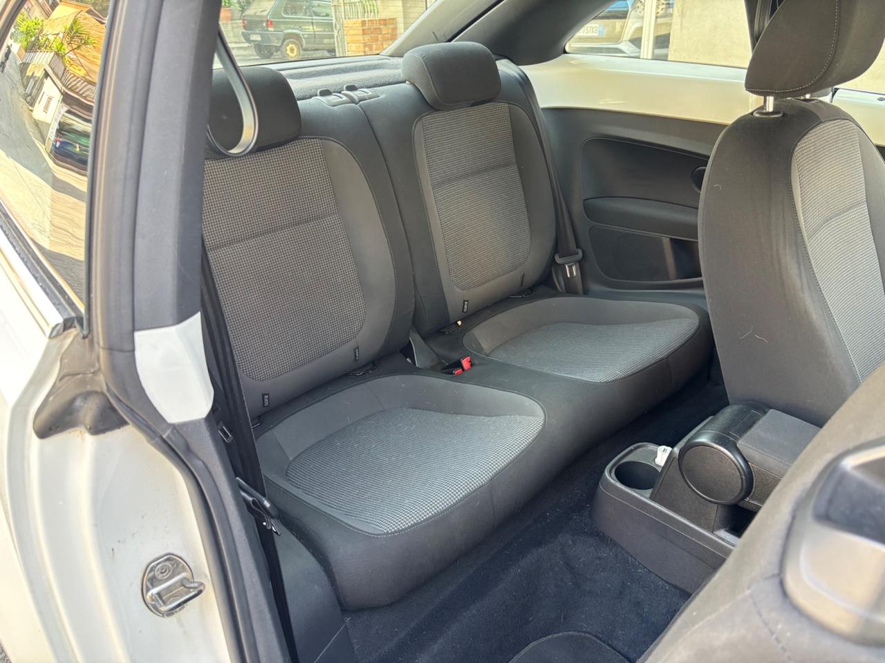 Volkswagen Maggiolino 1.6 TDI Design