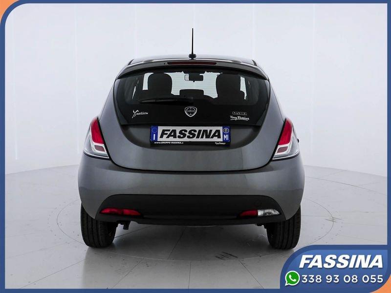 Lancia Ypsilon 1.0 FireFly 5 porte S&S Hybrid Silver