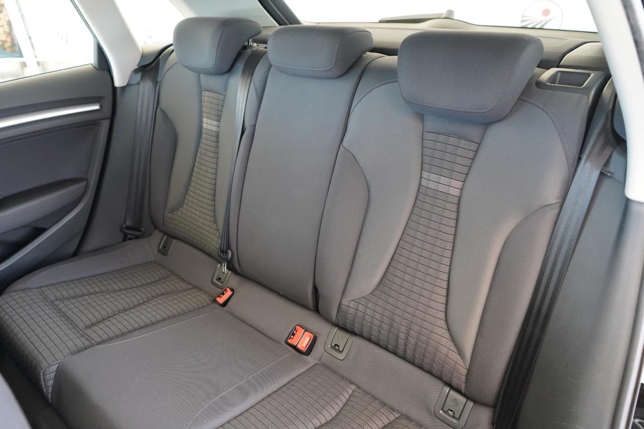 Audi A3 SPB 1.6 TDI 105 CV S tronic Ambition