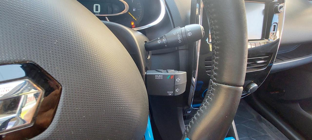 CLIO 1.2 GPL SCADENZA 2034 NAVIGATORE TELEFONO FULL X NEOPATENTATI 75 CV IMPECCABILE
